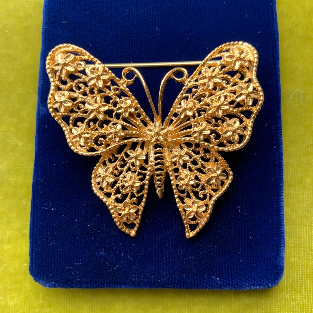 Vintage Gold Butterfly Filigree Brooch - Women Jewelry - Costume Jewelry
